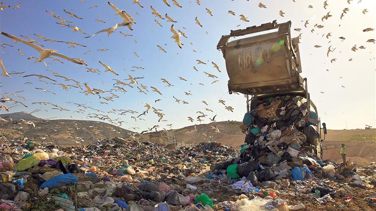 ΕΕ: Νέες οδηγίες για τις συσκευασίες με στόχο λιγότερα απορρίμματα