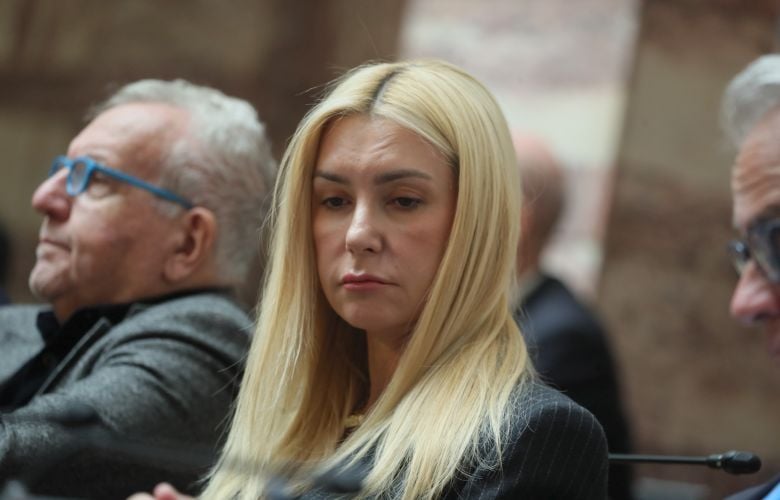 Φωτεινή Αραμπατζή: Θέτω τον εαυτό μου στη διάθεση κάθε αρμόδιας Αρχής