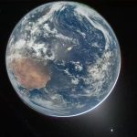 Αστροναύτες στη Σελήνη, 54 χρόνια μετά: Oι πρώτες φωτογραφίες από τη NASA – Η Γη ως μια «γαλάζια κουκκίδα», όπως τη βλέπει το πλήρωμα του Artemis II