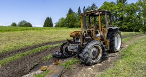 Ολοκληρώνεται η έρευνα του Ελεγκτικού για παρατυπίες σε κονδύλια για μεγάλα έργα και αγροτικές επιδοτήσεις