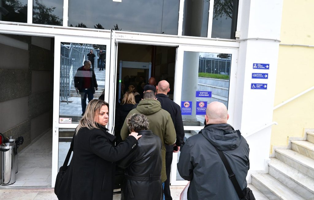 Συνεχίζεται η διαδικασία των νομιμοποιήσεων στη δίκη των Τεμπών