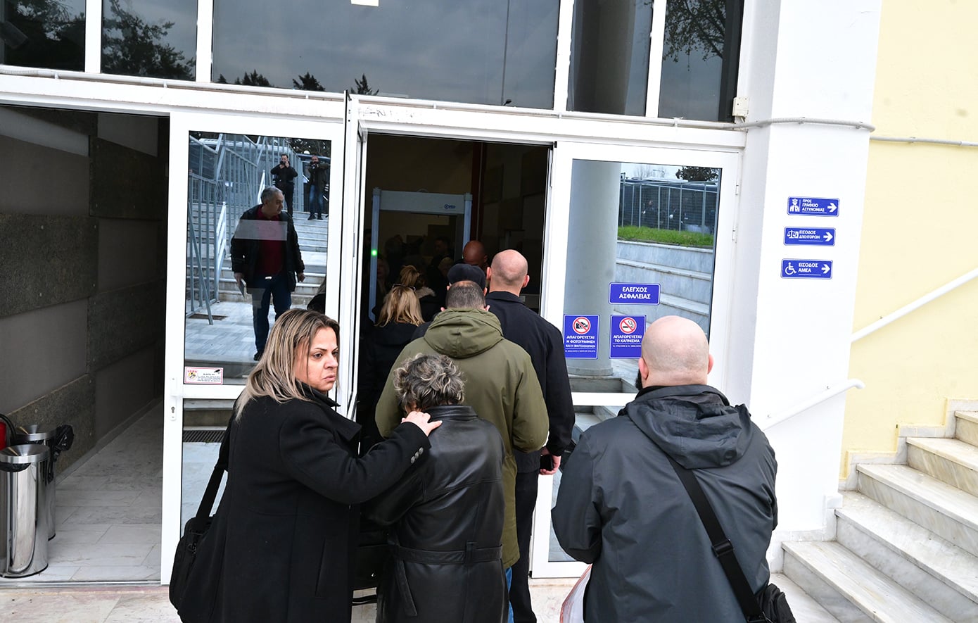 Συνεχίζεται η διαδικασία των νομιμοποιήσεων στη δίκη των Τεμπών