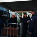 Δίκη για τα Τέμπη: «Όποιος θορυβεί θα περνάει έξω» – Ολοκληρώθηκε η νομιμοποίηση των συνηγόρων υπεράσπισης των κατηγορουμένων