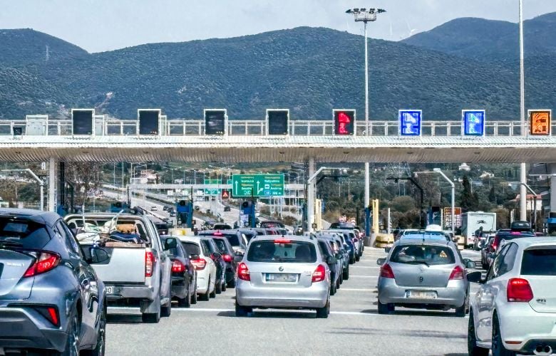 Μετ’ εμποδίων η επιστροφή των εκδρομέων του Πάσχα – Αυξημένη κίνηση στην Αθηνών-Κορίνθου