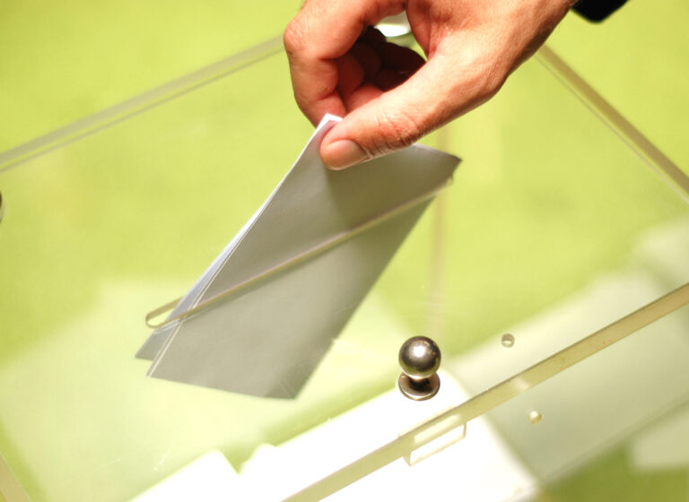 Προβάδισμα ΝΔ σύμφωνα με νέα δημοσκόπηση