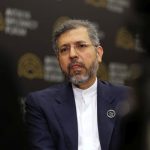 Οι ΗΠΑ «δεν μπορούν να επιβάλουν μια πολιορκία» στα Στενά του Ορμούζ, λέει ο Ιρανός υφυπουργός Εξωτερικών