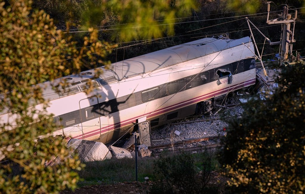 Τραγωδία στην Ισπανία: Οι ράγες είχαν σπάσει την προηγούμενη μέρα του σιδηροδρομικού δυστυχήματος