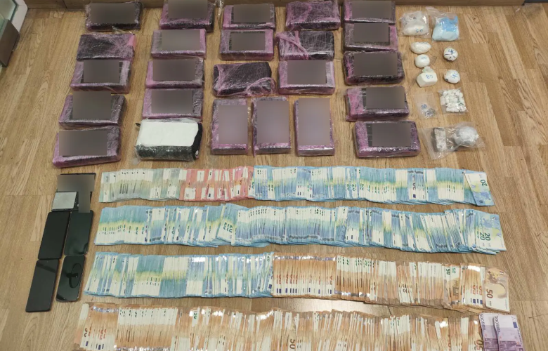 Πιάστηκαν στον Πειραιά «βαρώνοι» της κοκαΐνης με 27 κιλά