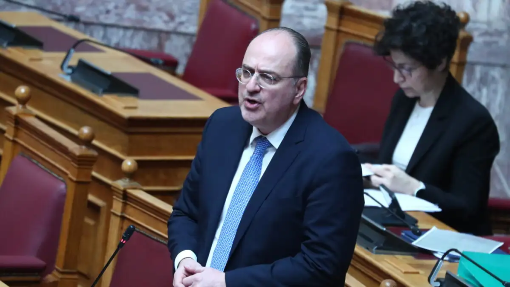 Παραιτήθηκε από ΥφΑΑΤ ο Μακάριος Λαζαρίδης μετά το σάλο για το πτυχίο του