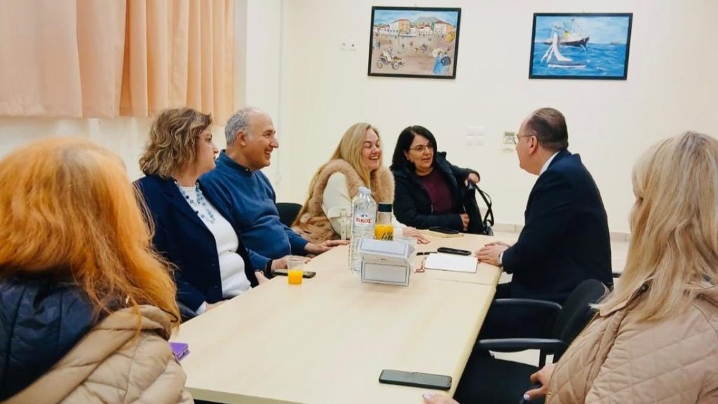 Επίσκεψη ΥφΑΑΤ Μακάριου Λαζαρίδη σε κτηνιατρικά εργαστήρια