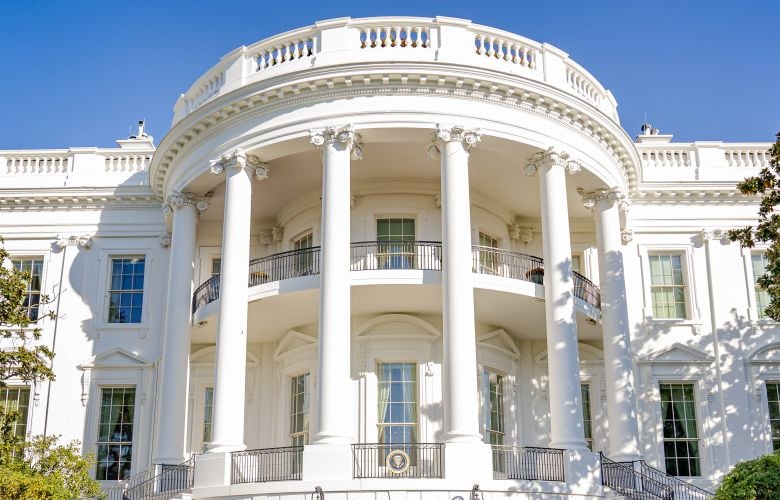 Ο Λευκός Οίκος αρνείται ότι οι ΗΠΑ ζήτησαν την εκεχειρία με το Ιράν