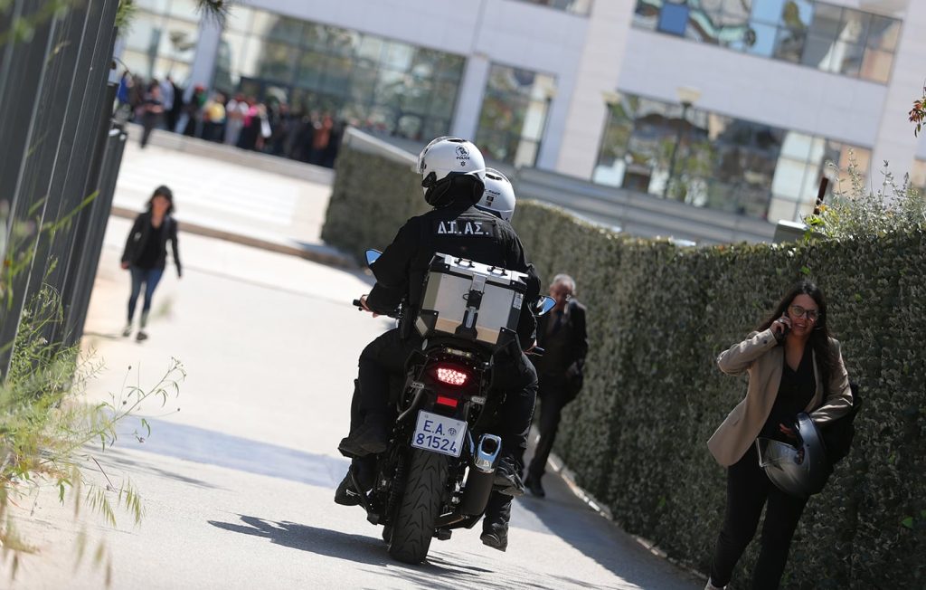 «Έχουμε μεταφέρει τα προβλήματα στο υπουργείο Δικαιοσύνης» απαντά η Δικαστική Αστυνομία για το περιστατικό με τον 89χρονο στο Πρωτοδικείο