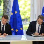 Εννέα συμφωνίες μεταξύ Ελλάδας και Γαλλίας υπεγράφησαν στο Μέγαρο Μαξίμου