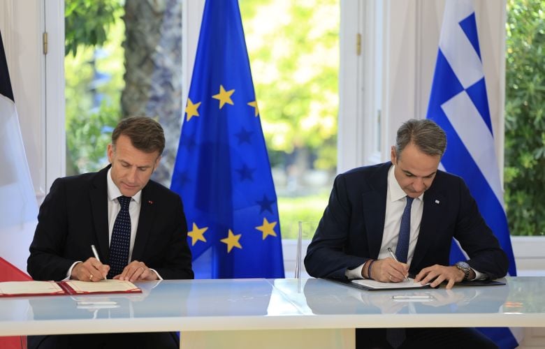 Εννέα συμφωνίες μεταξύ Ελλάδας και Γαλλίας υπεγράφησαν στο Μέγαρο Μαξίμου