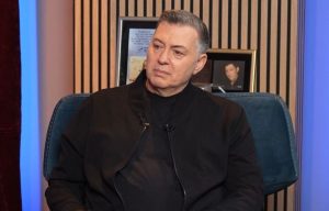 Νίκος Μακρόπουλος: Είμαι παράξενος, δύστροπος χαρακτήρας, απόλυτος και τελειομανής