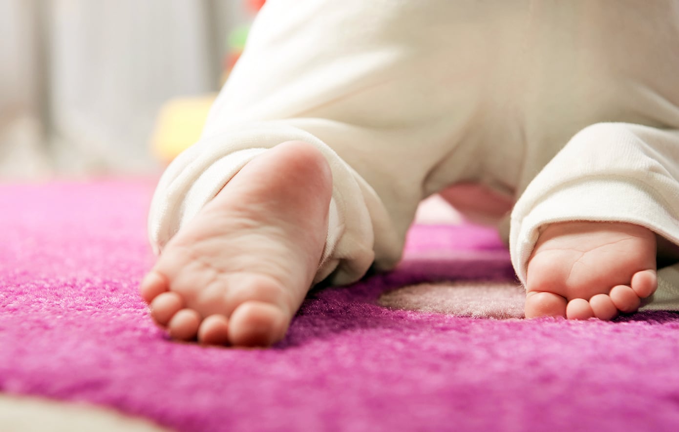 Αποκαλύψεις σοκ για το μαρτύριο που βίωνε το βρέφος από την Πάτρα: Ο σύντροφος της 18χρονης μάνας δάγκωνε και έκαιγε με τσιγάρα το παιδί