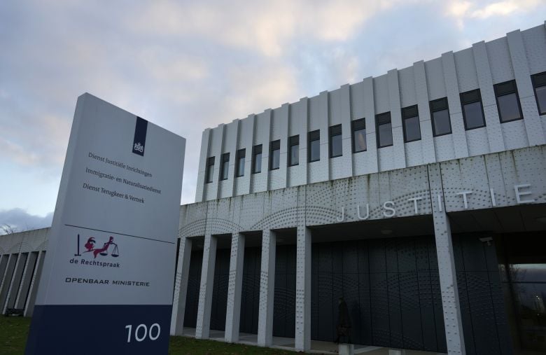 Η ολλανδική εισαγγελία ζήτησε κάθειρξη 30 ετών για Σύρο που κατηγορείται για βασανιστήρια και βιασμούς κρατουμένων στην χώρα του