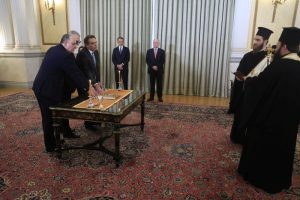 Ορκίστηκαν οι νέοι υπουργοί της κυβέρνησης μετά τον ανασχηματισμό, στο Προεδρικό Μέγαρο – Παρουσία της πολιτειακής και πολιτικής ηγεσίας
