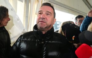 Η αντίδραση του Νίκου Πλακιά με την ολοκλήρωση της νομιμοποίησης για τις κόρες του και την ανιψιά του: «Αθάνατες! Όλοι φυλακή! Αλήτες!»