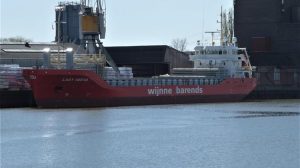 Πίεση για «διάδρομο» λιπασμάτων στα Στενά του Ορμούζ