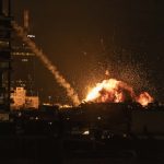 Live: Επίθεση ιρανικού drone σε δεξαμενές καυσίμων στο διεθνές αεροδρόμιο του Κουβέιτ – Διάγγελμα Τραμπ αύριο για το Ιράν