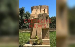 Άγνωστοι αποκεφάλισαν την προτομή του Νίκου Ξυλούρη στο κέντρο του Ηρακλείου