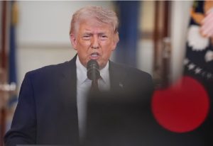 Διάγγελμα Τραμπ: Το Ιράν δεν είναι πλέον απειλή – Δεν σταματάμε αν και δεν χρειαζόμαστε πετρέλαιο από το Ορμούζ