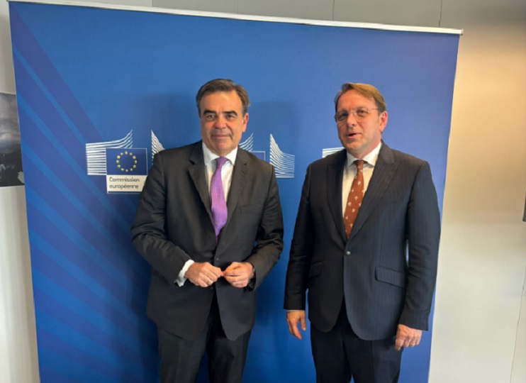 Συνάντηση Σχοινά – Βέρχελι: Υποστήριξη της Κομισιόν στα μέτρα των ελληνικών αρχών για τον αφθώδη πυρετό