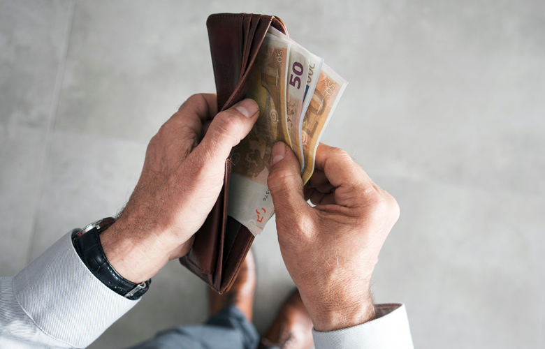 Σε υψηλό 17 ετών το διαθέσιμο εισόδημα των νοικοκυριών το 2025