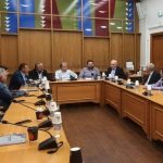 Ηράκλειο: Δραματική μείωση του ελαιολάδου στη Βιάννο – Αναζητήθηκαν λύσεις σε σύσκεψη στην Περιφέρεια