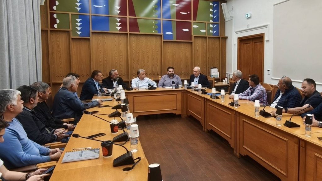 Ηράκλειο: Δραματική μείωση του ελαιολάδου στη Βιάννο – Αναζητήθηκαν λύσεις σε σύσκεψη στην Περιφέρεια