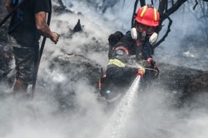 Φωτιά σε εταιρεία ανακύκλωσης στην π.ε.ο Θεσσαλονίκης – Κιλκίς