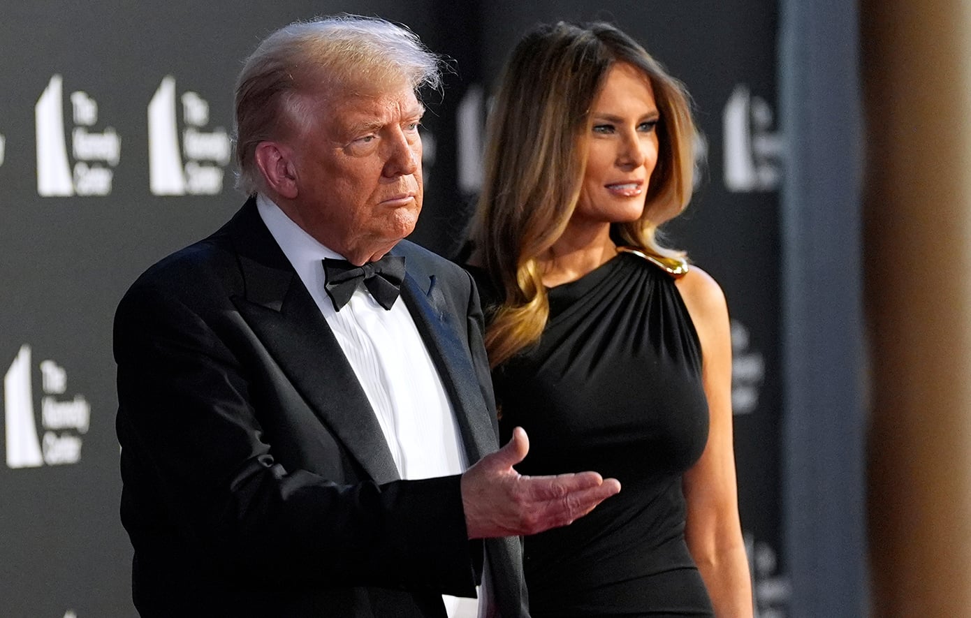 Η Μελάνια Τραμπ καλεί το ABC να «τιμωρήσει» τον Τζίμι Κίμελ