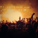 Τεχνητή νοημοσύνη και μουσική βιομηχανία: Τι αλλάζει σήμερα σε δικαιώματα, έσοδα και δημιουργία