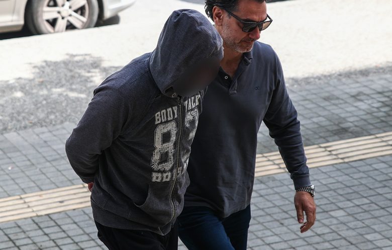 Στον ανακριτή οι δύο κατηγορούμενοι για τη δολοφονία 54χρονου – Ισχυρίζονται ότι το έγκλημα έγινε για κλεμμένα περιστέρια