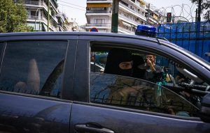 Στην Ευελπίδων οι συλληφθέντες για τη δολοφονία του Γιώργου Μοσχούρη στο Χαλάνδρι – Δρακόντεια μέτρα ασφαλείας