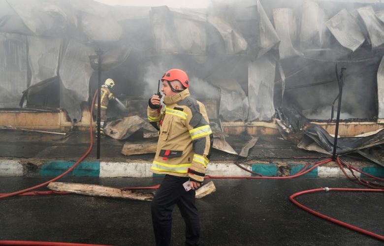 Δέκα τραυματίες στο Ιράν από φωτιά σε εμπορικό κέντρο της Τεχεράνης