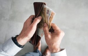 Ο «χάρτης» των πληρωμών από τον e-ΕΦΚΑ και τη ΔΥΠΑ έως τις 8 Μαΐου