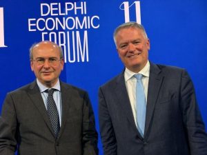 Από την ανάκαμψη στην παραγωγικότητα για υψηλότερους μισθούς – Ο οδικός χάρτης της επόμενης δεκαετίας για την οικονομία